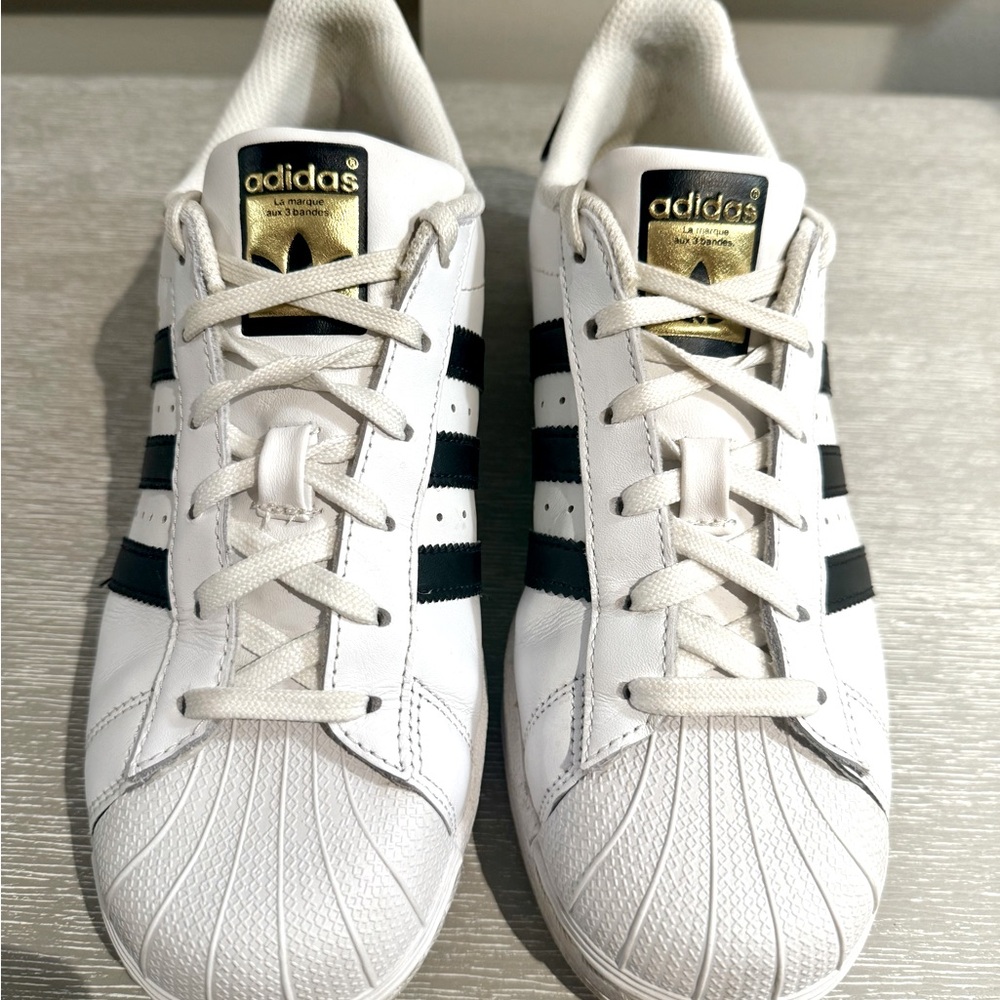 Women’s Adidas White and Black Superstar Sneakers Iconic Design -Size 7 - Picture 5 of 9